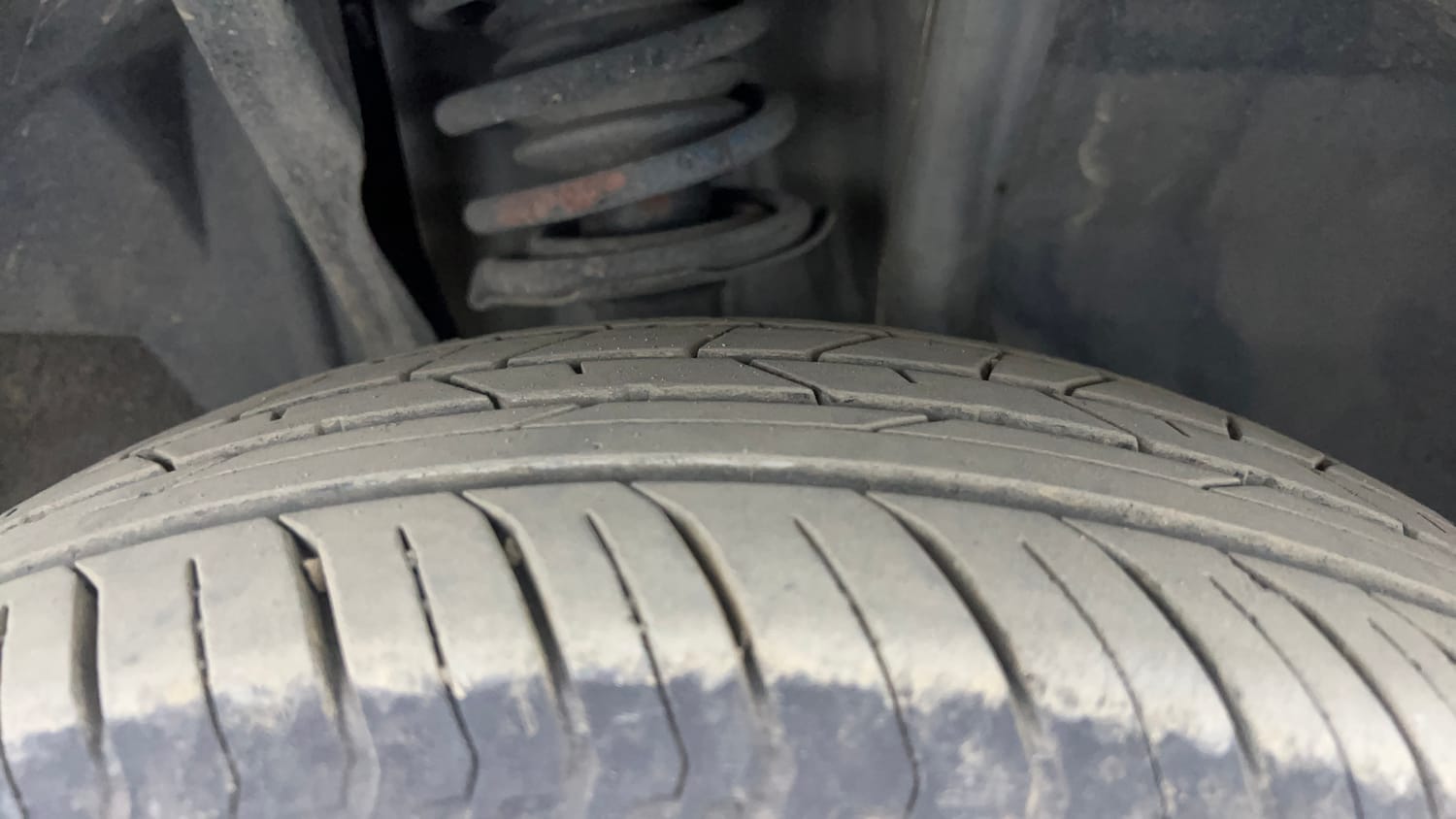 Used 2021 Nissan Magnite XV Premium Turbo Petrol Manual tyres RIGHT FRONT TYRE TREAD VIEW