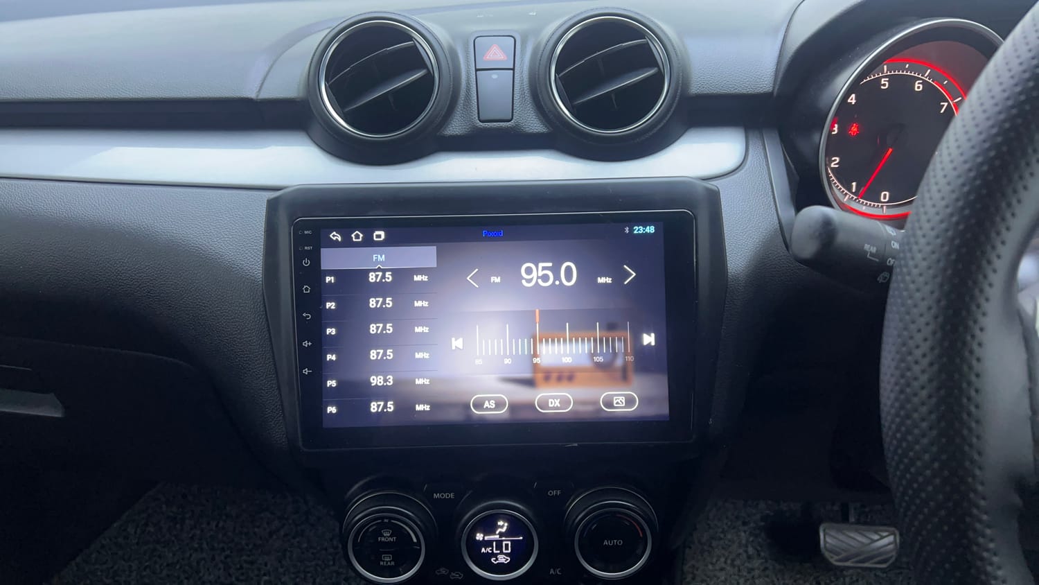 Used 2020 Maruti Suzuki Swift ZXi AMT Petrol Automatic interior MUSIC SYSTEM & AC CONTROL VIEW