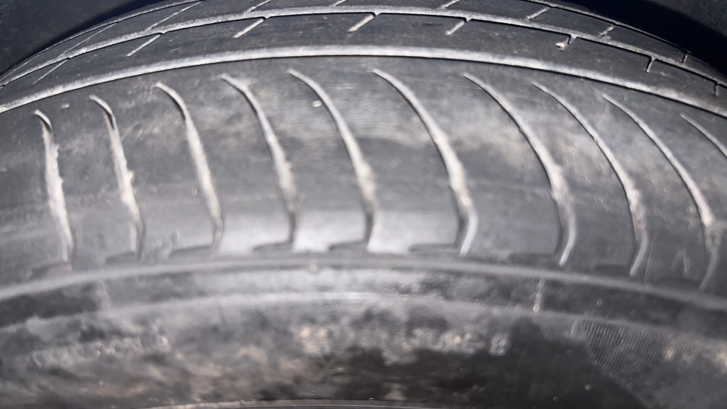 Used 2022 Tata Tiago XZA Plus Petrol Automatic tyres RIGHT FRONT TYRE TREAD VIEW