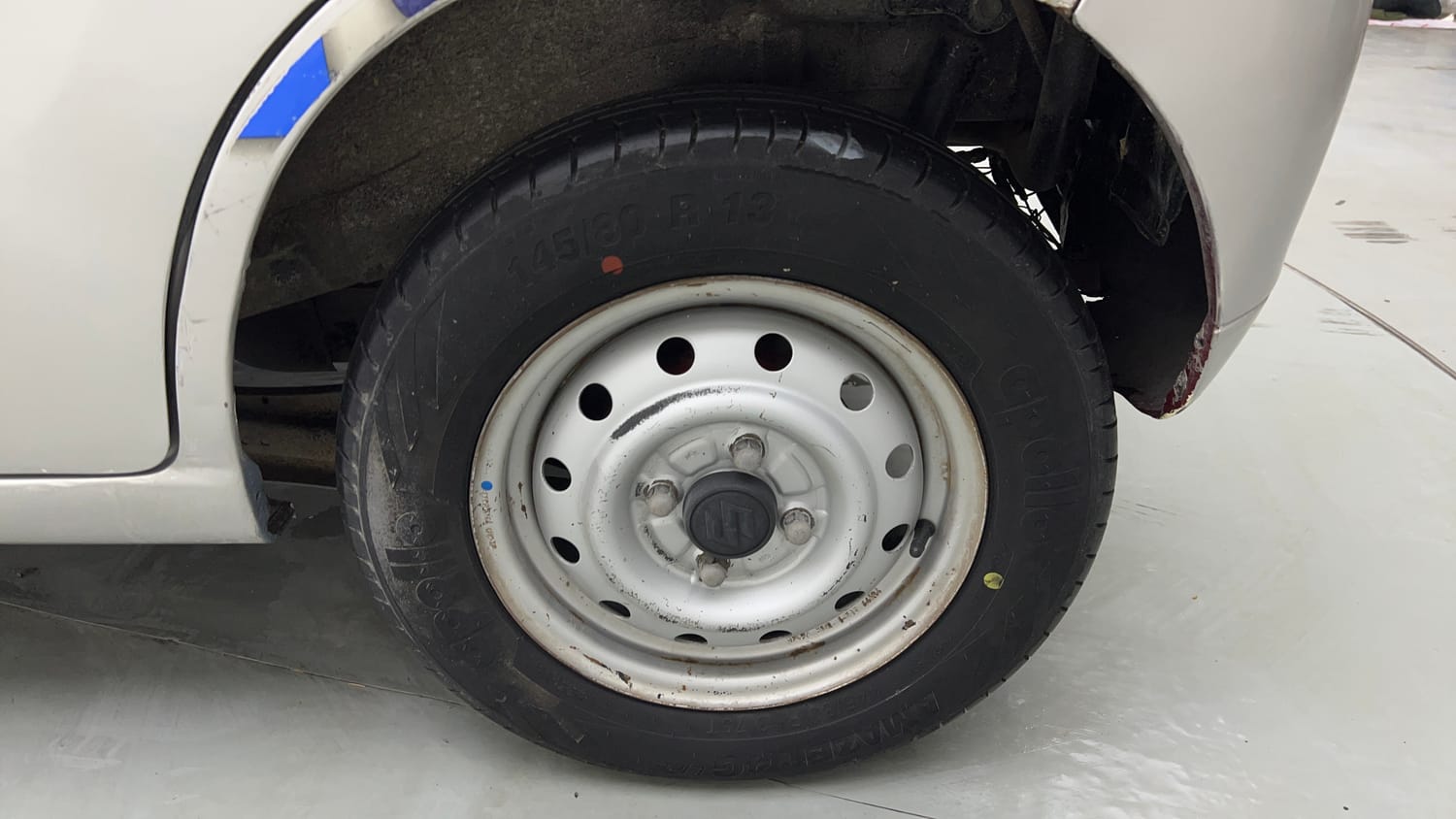 Used 2013 Maruti Suzuki Wagon R LXI CNG Cng Manual tyres LEFT REAR TYRE RIM VIEW