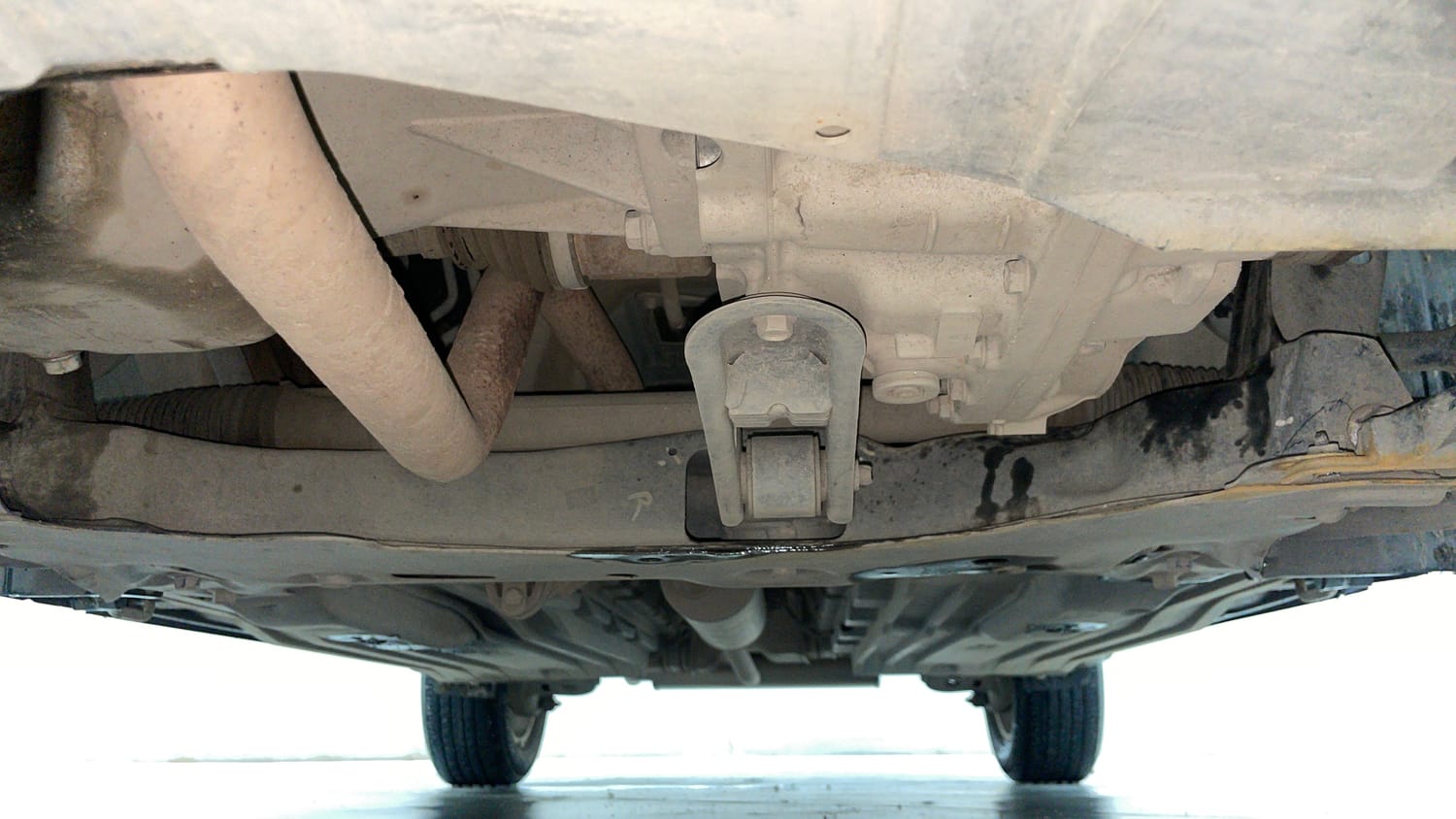 Used 2022 Maruti Suzuki Brezza ZXi Plus AT Petrol Automatic extra FRONT LEFT UNDERBODY VIEW