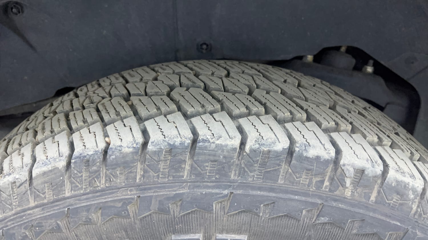 Used 2024 Mahindra Thar Roxx AX7 L Diesel AT 2WD Diesel Automatic tyres RIGHT REAR TYRE TREAD VIEW