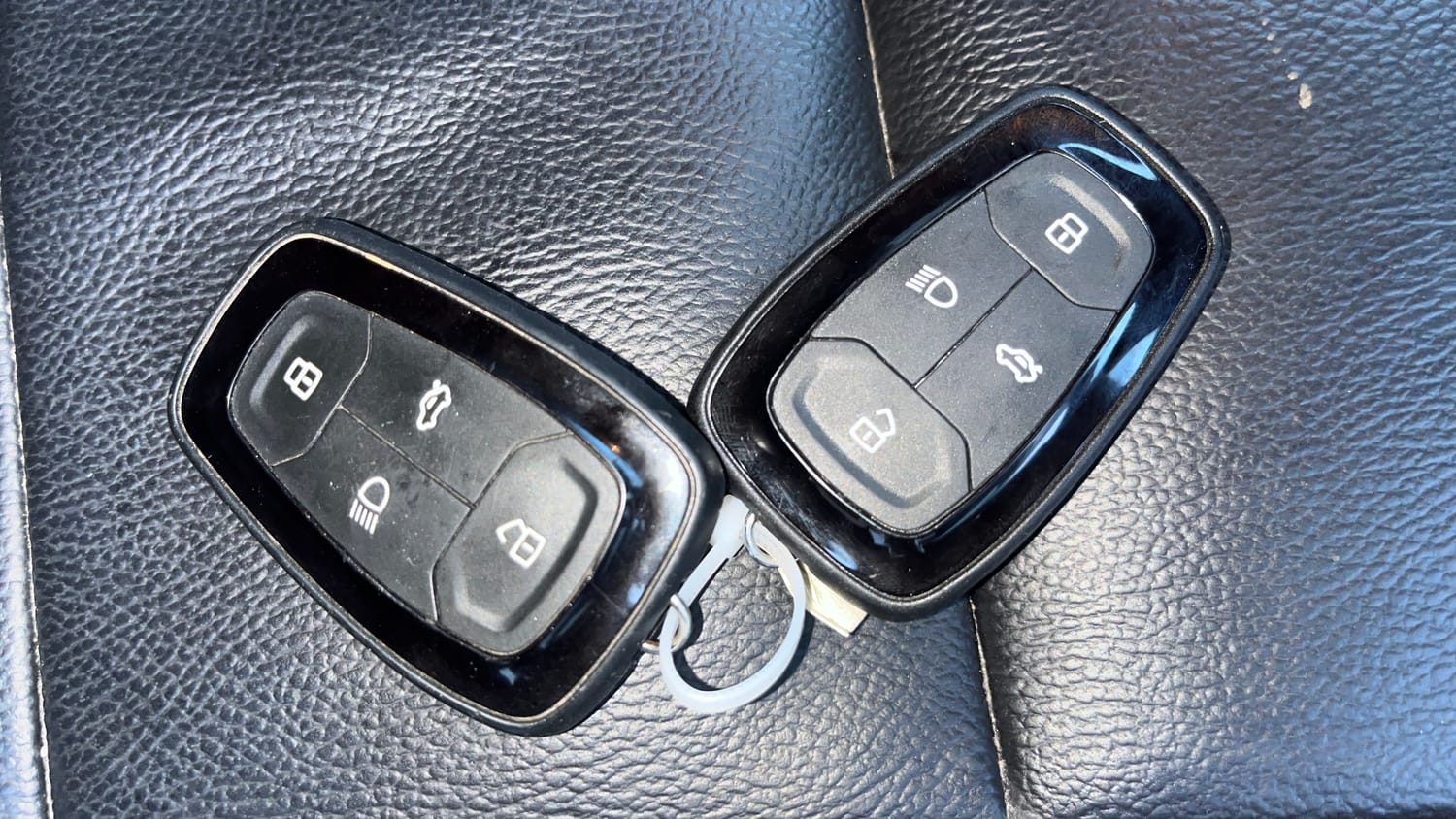 Used 2022 Tata Punch Accomplished MT Petrol Manual extra CAR KEY VIEW