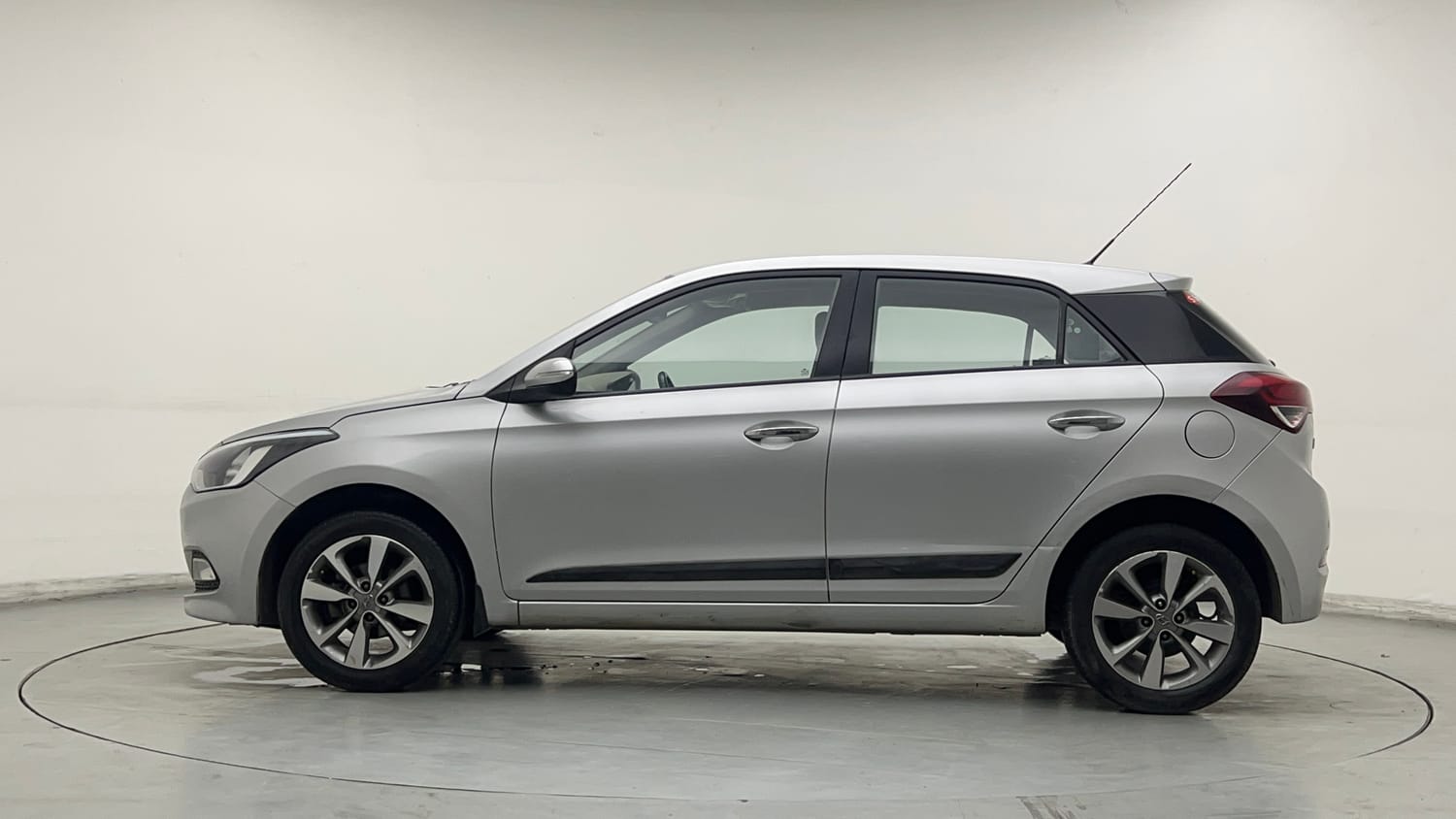 Used 2016 Hyundai Elite i20 Asta 1.2 Petrol Manual exterior LEFT SIDE VIEW
