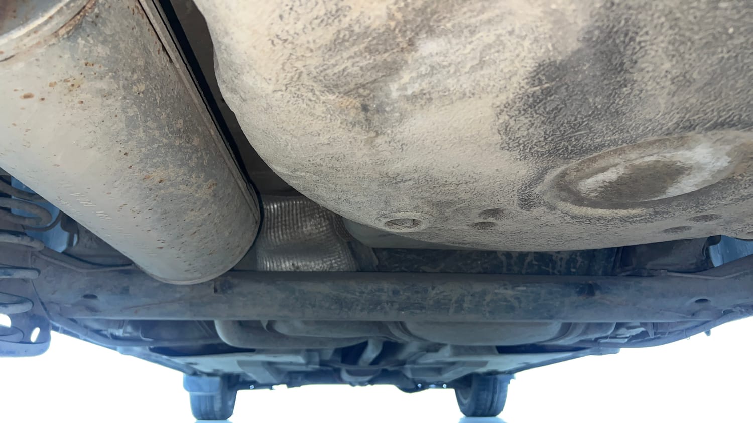 Used 2013 Volkswagen Vento Highline Petrol Petrol Manual extra REAR UNDERBODY VIEW (TAKEN FROM REAR)