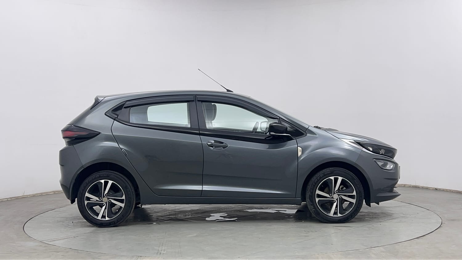 Used 2023 Tata Altroz XZA Petrol Petrol Automatic exterior RIGHT SIDE VIEW