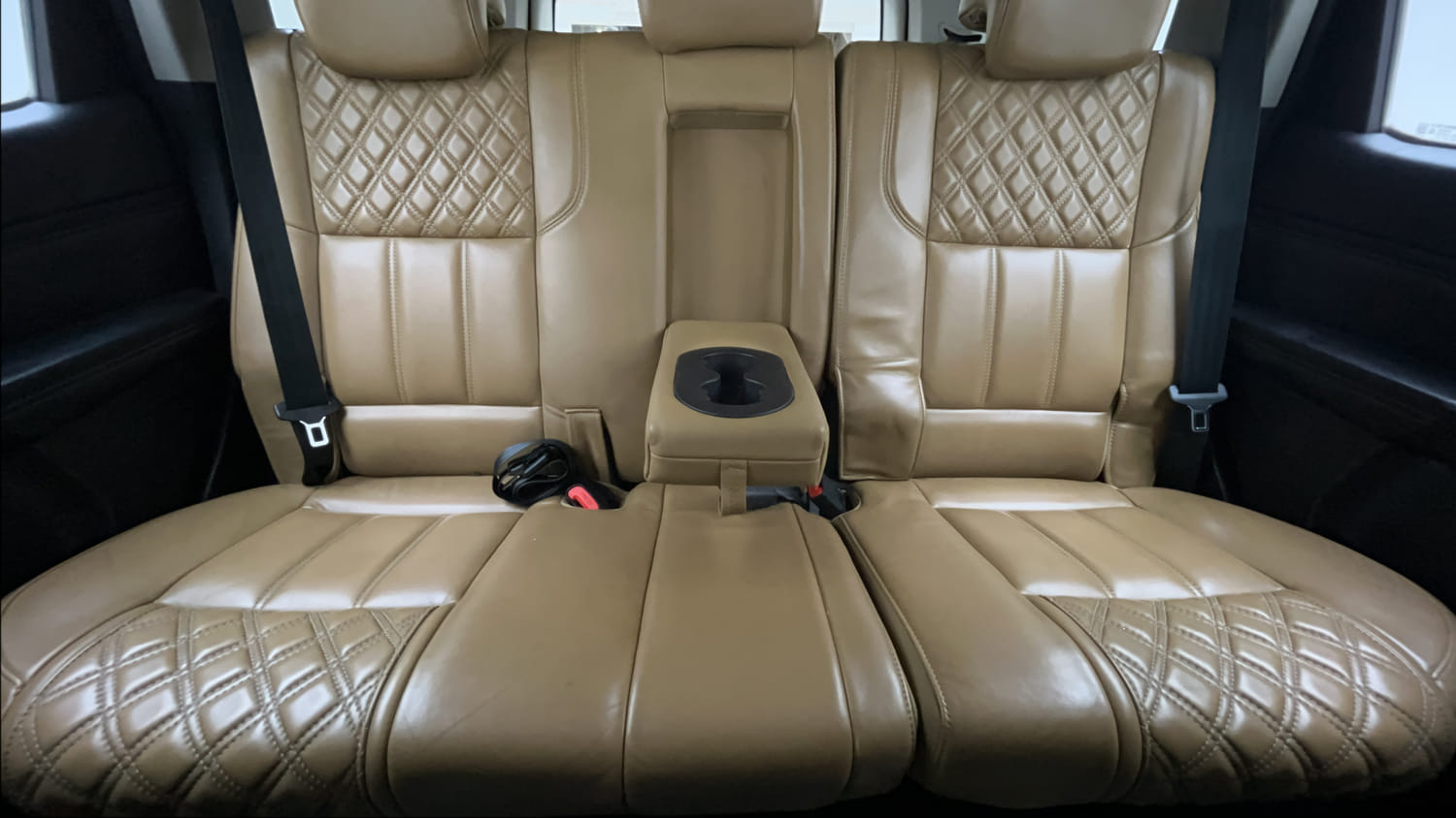 Used 2018 Mahindra XUV500 W11 AT Diesel Automatic interior REAR SEAT CONDITION VIEW