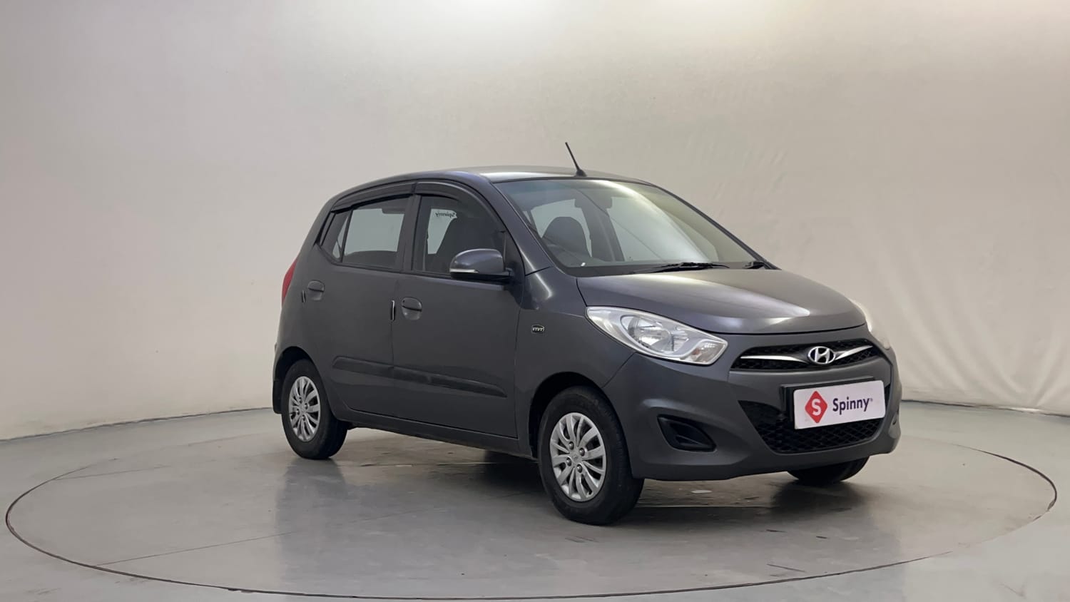Used 2013 Hyundai i10 Magna 1.2 Kappa2 Petrol Manual exterior RIGHT FRONT CORNER VIEW