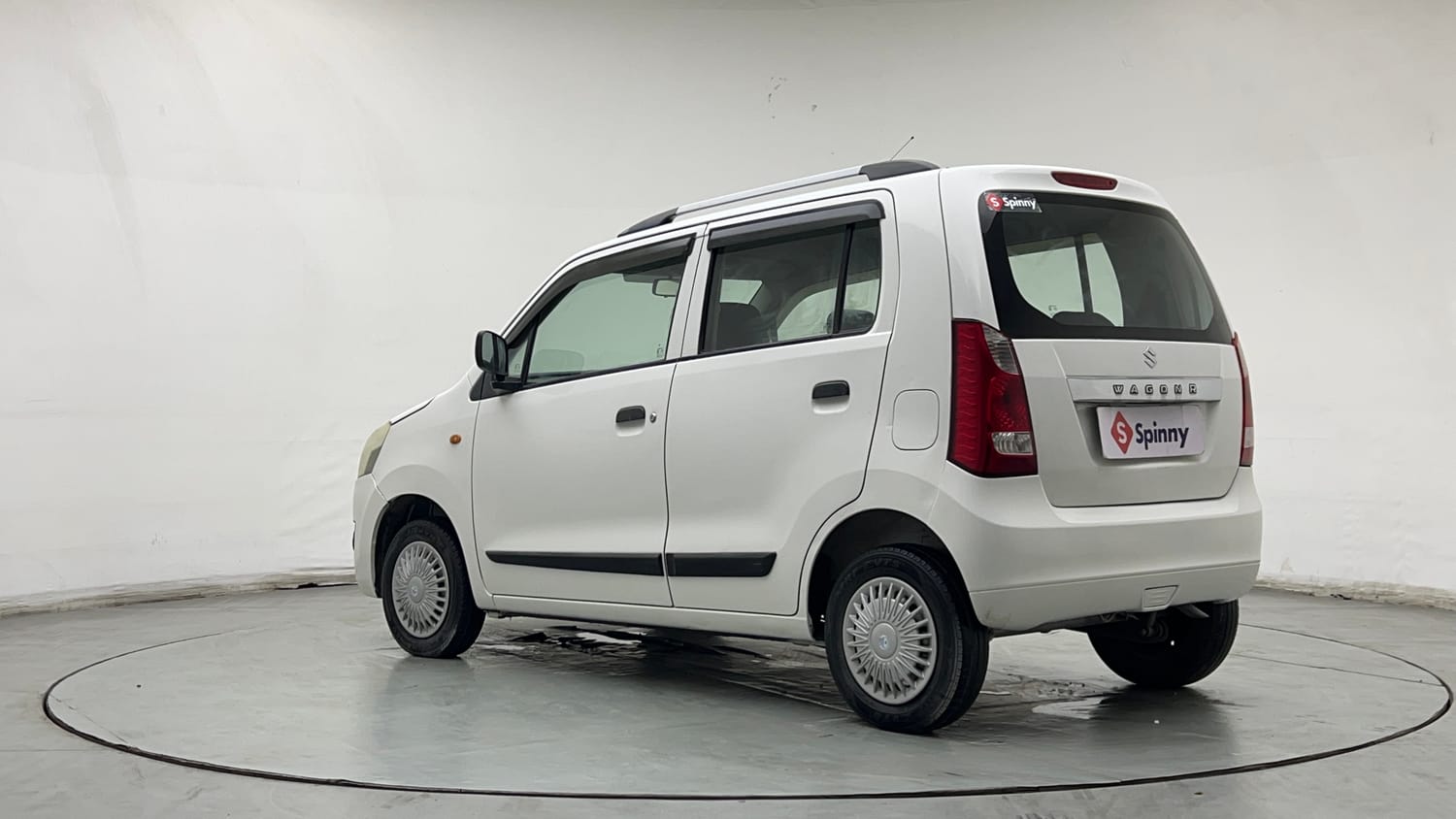 Used 2013 Maruti Suzuki Wagon R LXI Petrol Manual exterior LEFT REAR CORNER VIEW