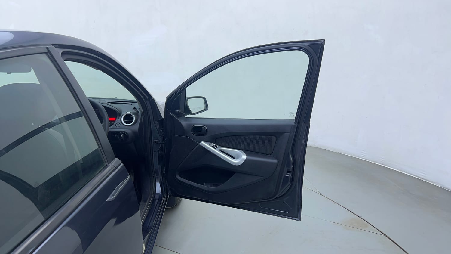 Used 2013 Ford Figo Duratec Petrol ZXI 1.2 Petrol Manual interior RIGHT FRONT DOOR OPEN VIEW