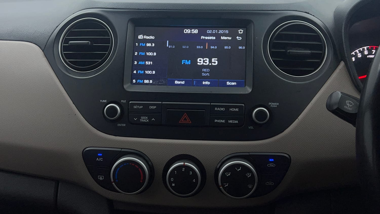 Used 2018 Hyundai Grand i10 Sportz 1.2 Kappa VTVT Petrol Manual top_features Integrated (in-dash) music system