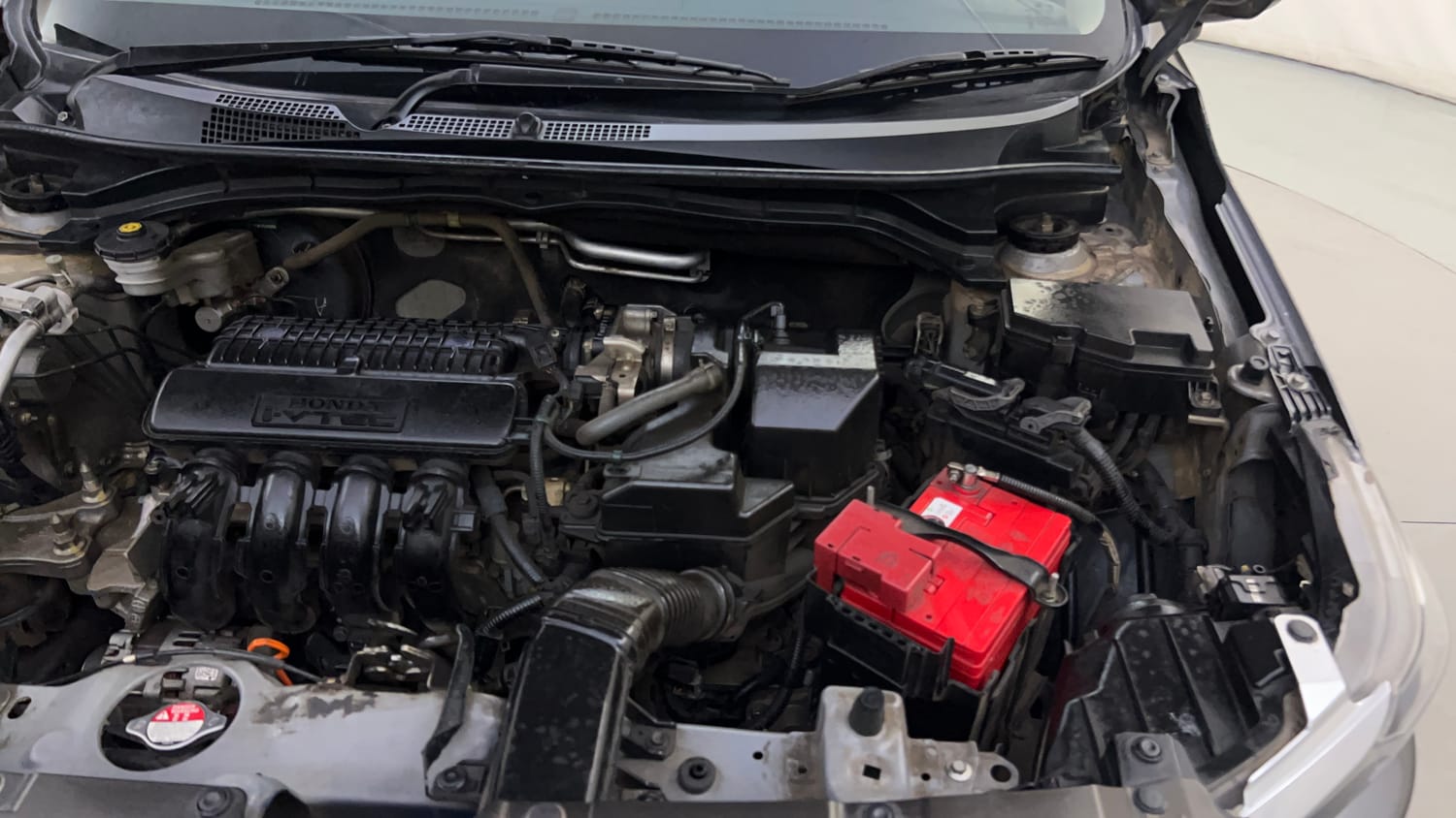 Used 2019 Honda Amaze 1.2 VX CVT Petrol Petrol Automatic engine ENGINE LEFT SIDE HINGE & APRON VIEW