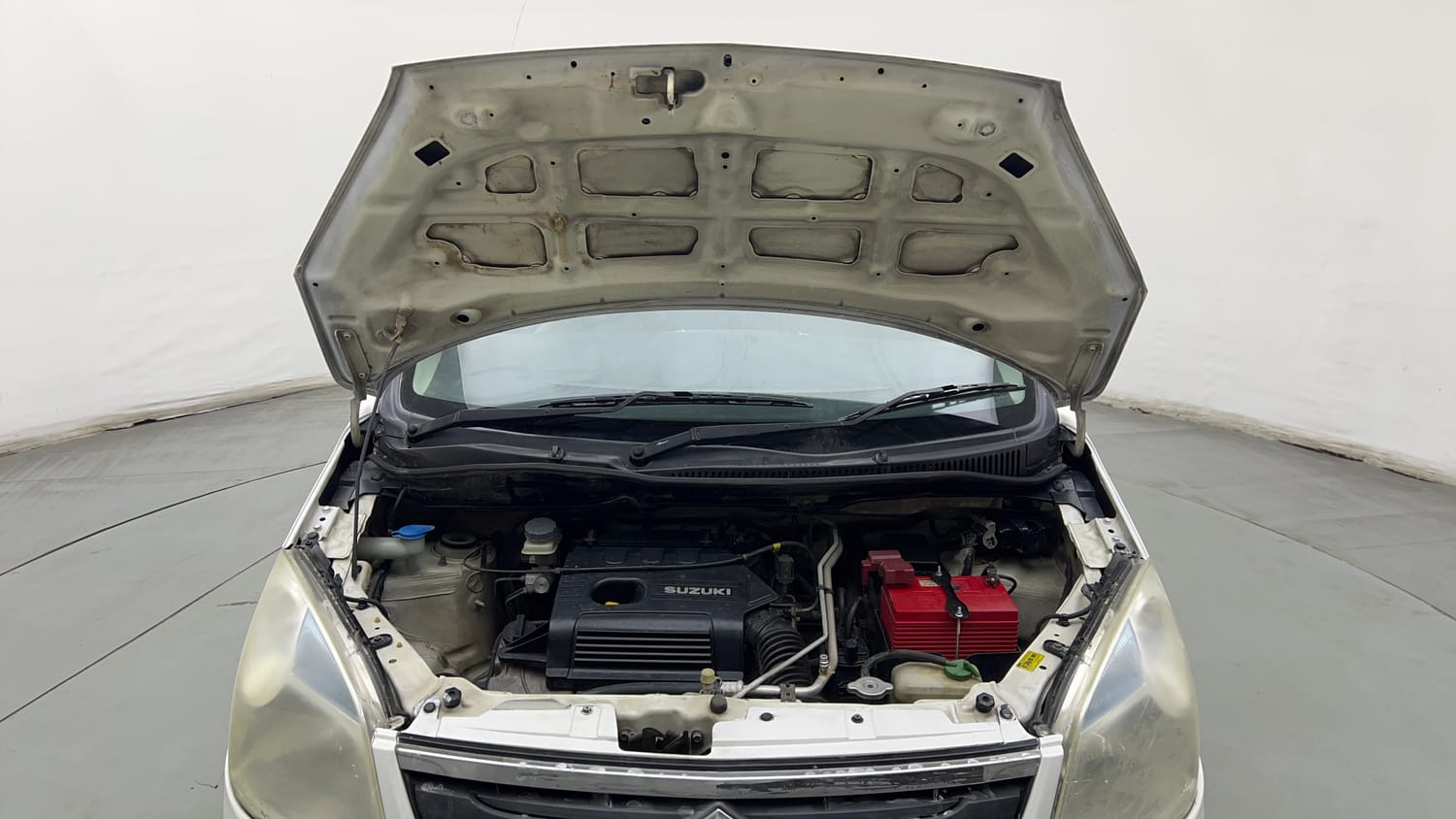 Used 2013 Maruti Suzuki Wagon R LXI Petrol Manual engine ENGINE & BONNET OPEN FRONT VIEW