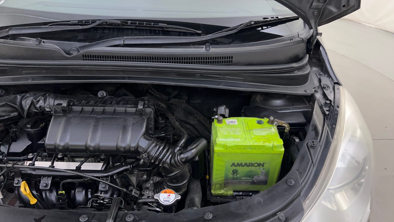 Used 2013 Hyundai i10 Magna 1.2 Kappa2 Petrol Manual engine ENGINE LEFT SIDE HINGE & APRON VIEW
