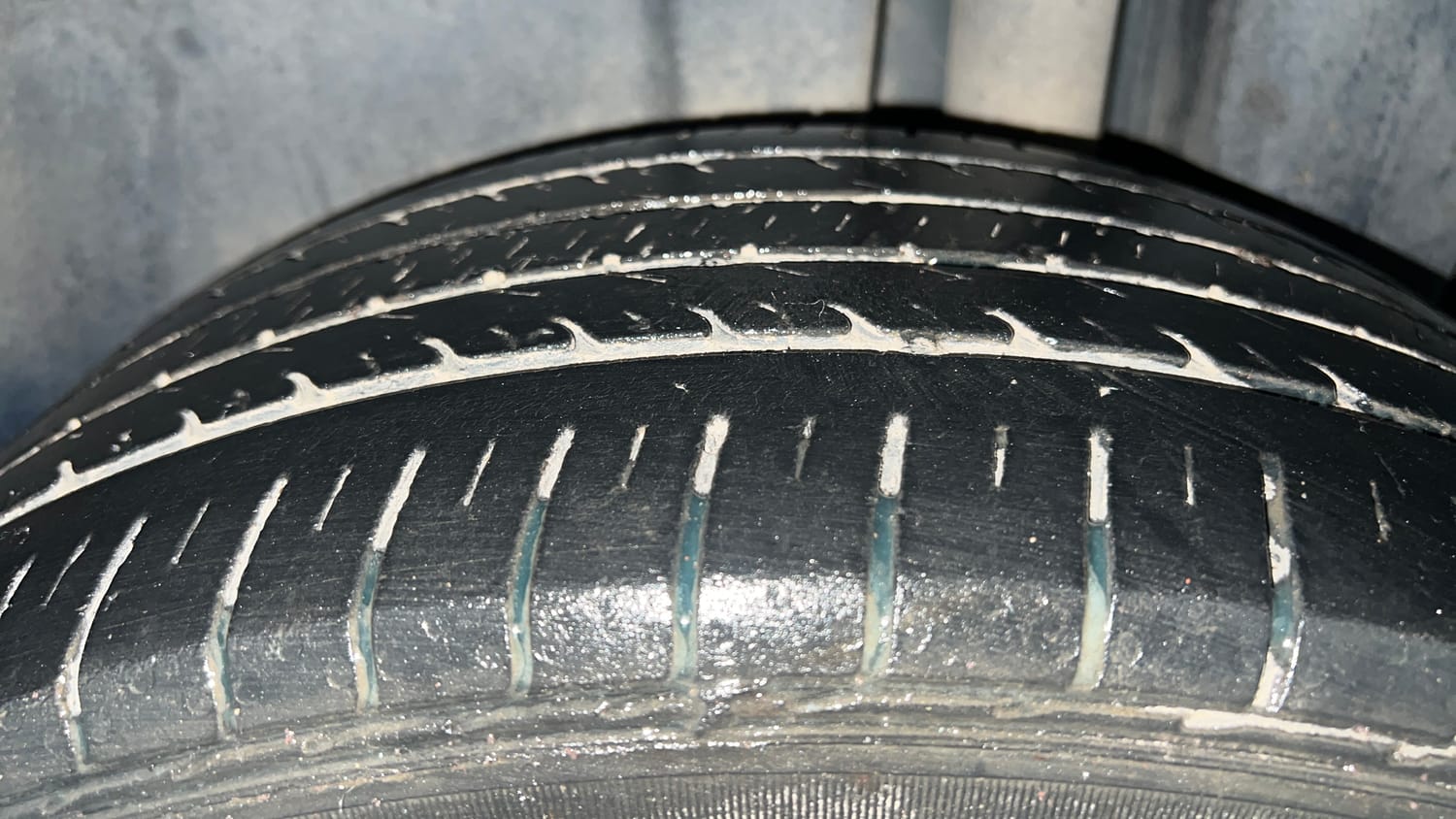 Used 2023 Maruti Suzuki Ciaz Alpha 1.5 Petrol Manual tyres LEFT REAR TYRE TREAD VIEW