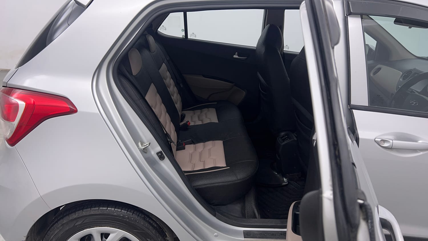 Used 2018 Hyundai Grand i10 Sportz 1.2 Kappa VTVT Petrol Manual interior RIGHT SIDE REAR DOOR CABIN VIEW