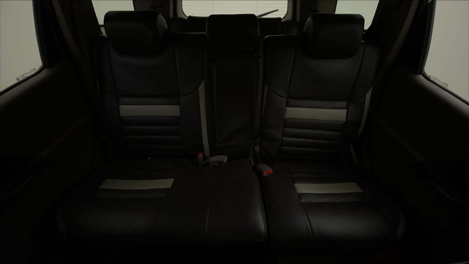 Used 2015 Mahindra XUV500 W6 Diesel Manual interior REAR SEAT CONDITION VIEW