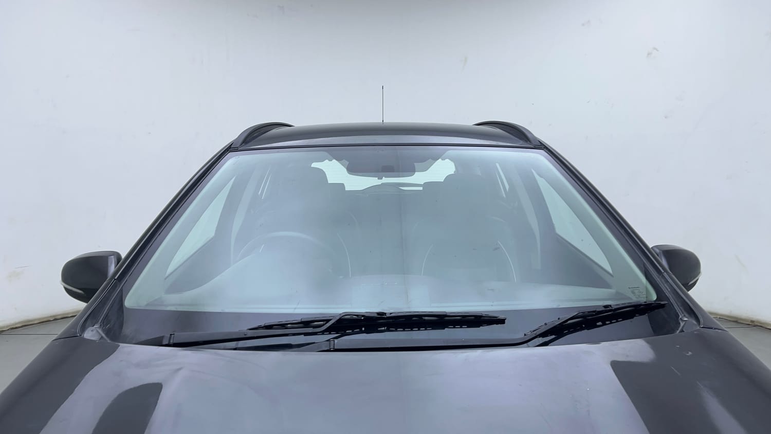 Used 2019 Maruti Suzuki S-Cross Zeta 1.3 Diesel Manual exterior FRONT WINDSHIELD VIEW