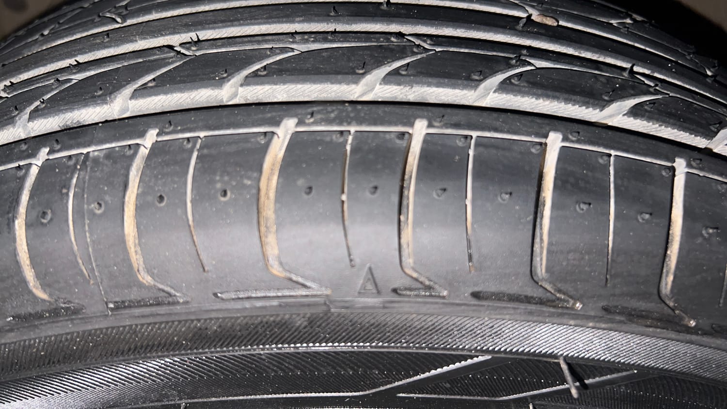 Used 2021 Hyundai Grand i10 Nios Magna 1.2 Kappa VTVT Petrol Manual tyres LEFT FRONT TYRE TREAD VIEW