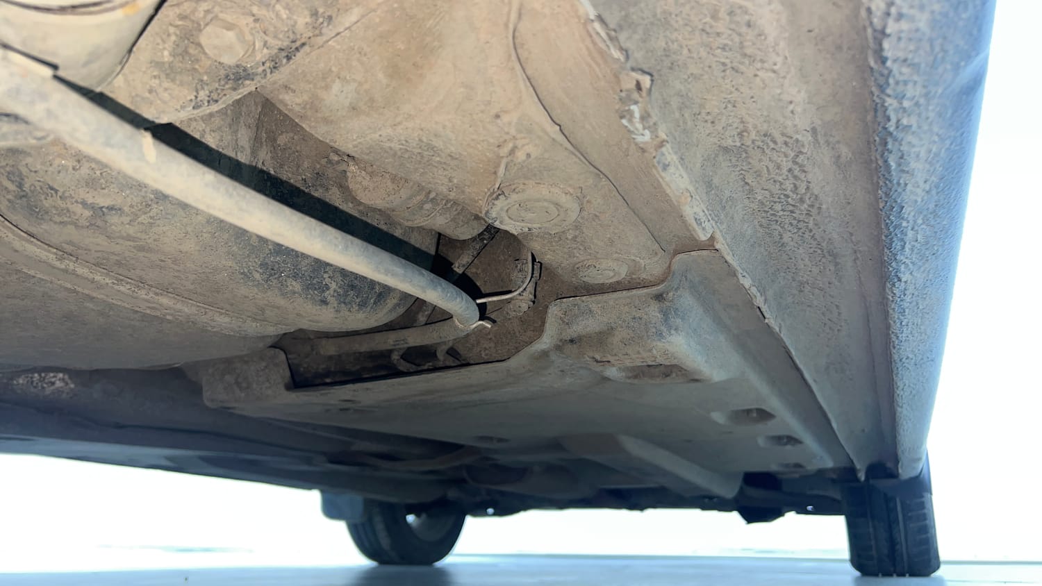 Used 2013 Volkswagen Vento Highline Petrol Petrol Manual extra REAR RIGHT UNDERBODY VIEW