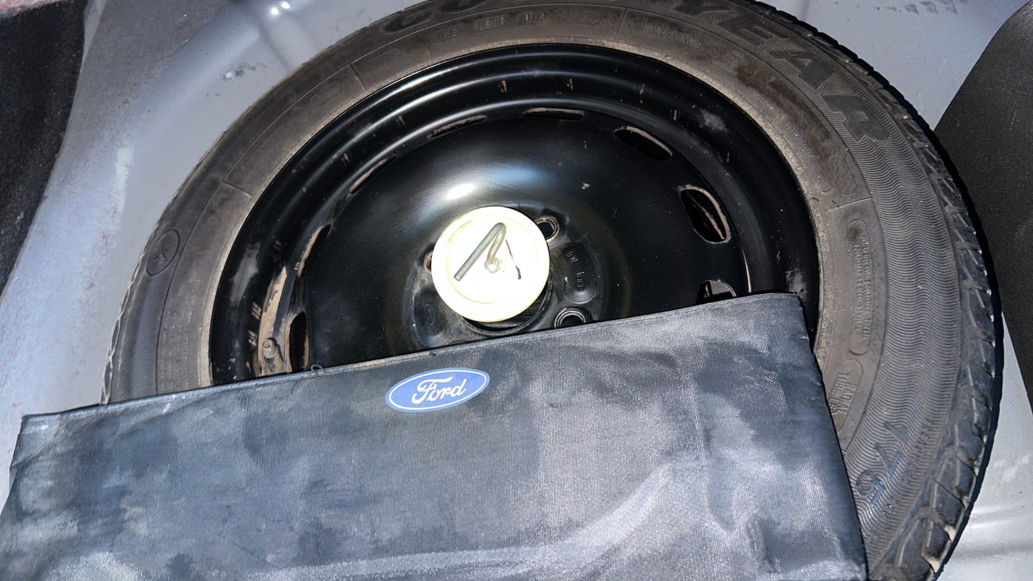 Used 2013 Ford Figo Duratec Petrol ZXI 1.2 Petrol Manual tyres SPARE TYRE VIEW