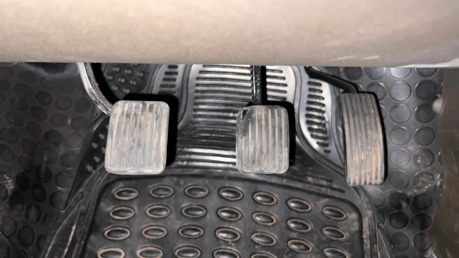 Used 2014 Hyundai i10 Era 1.1 iRDE2 Petrol Manual interior PEDALS VIEW