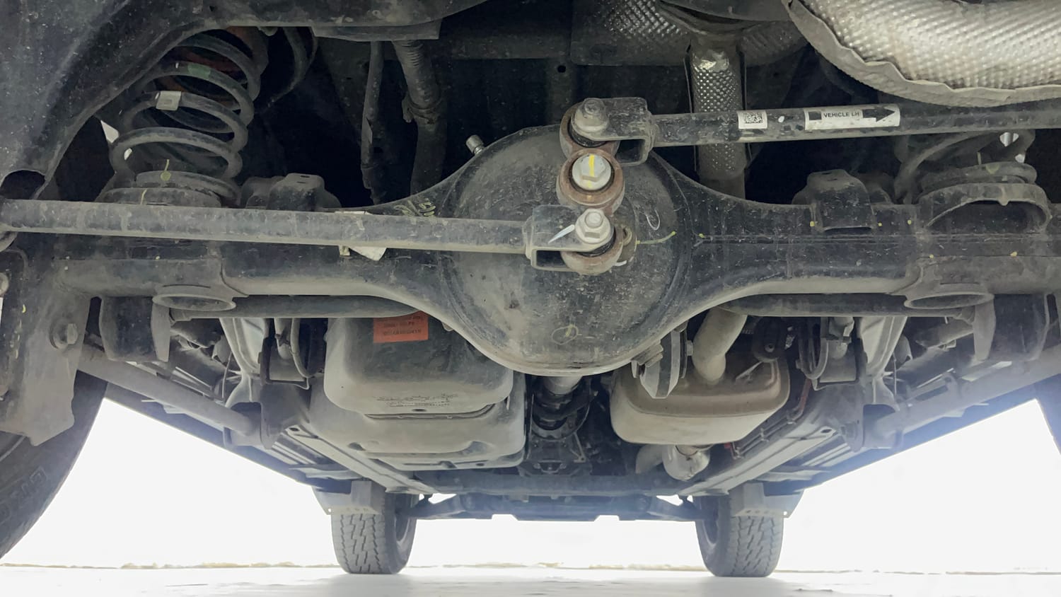 Used 2024 Mahindra Thar Roxx AX7 L Diesel AT 2WD Diesel Automatic extra REAR UNDERBODY VIEW (TAKEN FROM REAR)