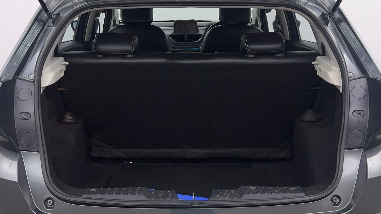 Used 2023 Tata Altroz XZA Petrol Petrol Automatic interior DICKY INSIDE VIEW