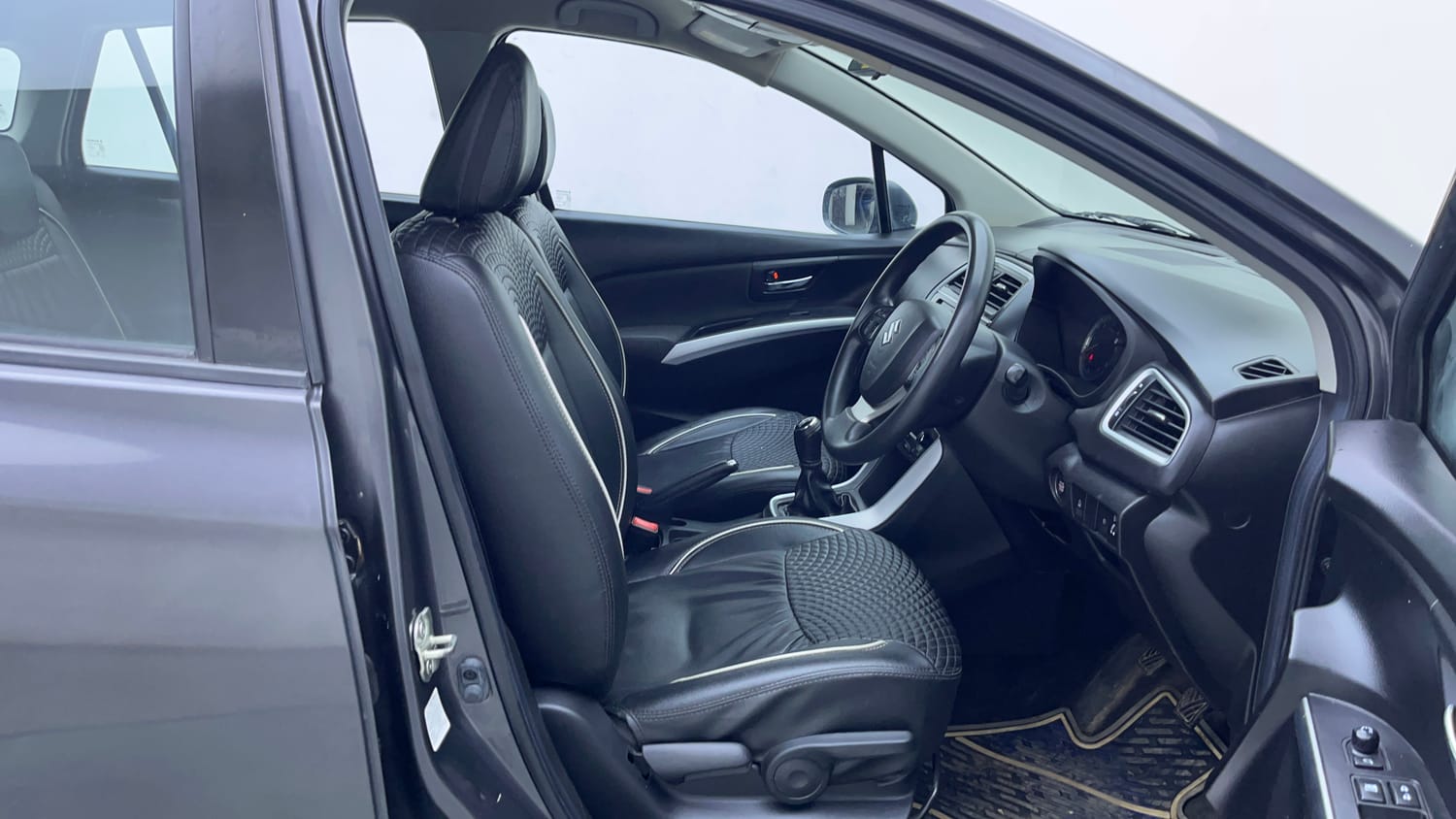 Used 2019 Maruti Suzuki S-Cross Zeta 1.3 Diesel Manual interior RIGHT SIDE FRONT DOOR CABIN VIEW