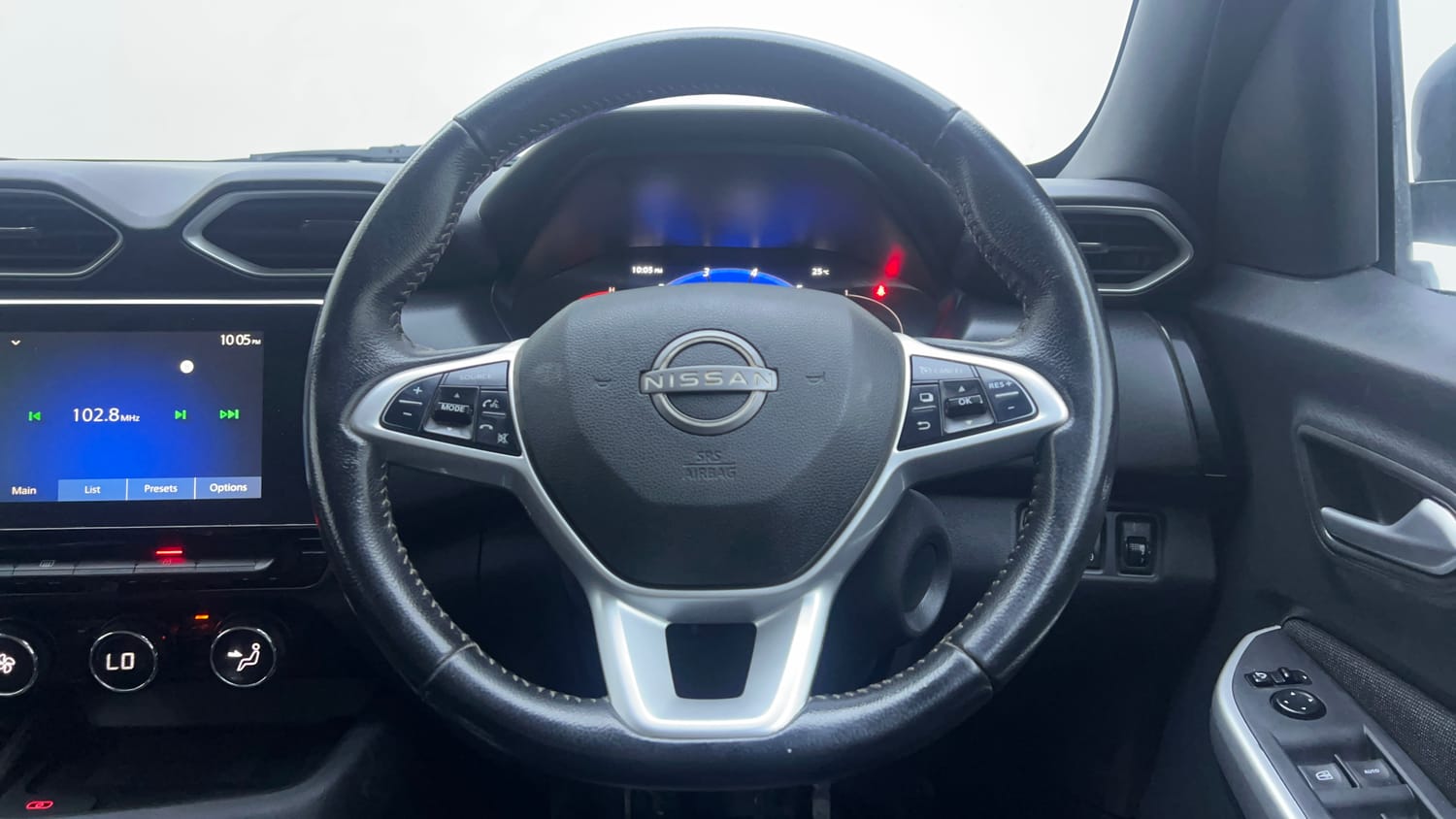 Used 2021 Nissan Magnite XV Premium Turbo Petrol Manual interior STEERING VIEW