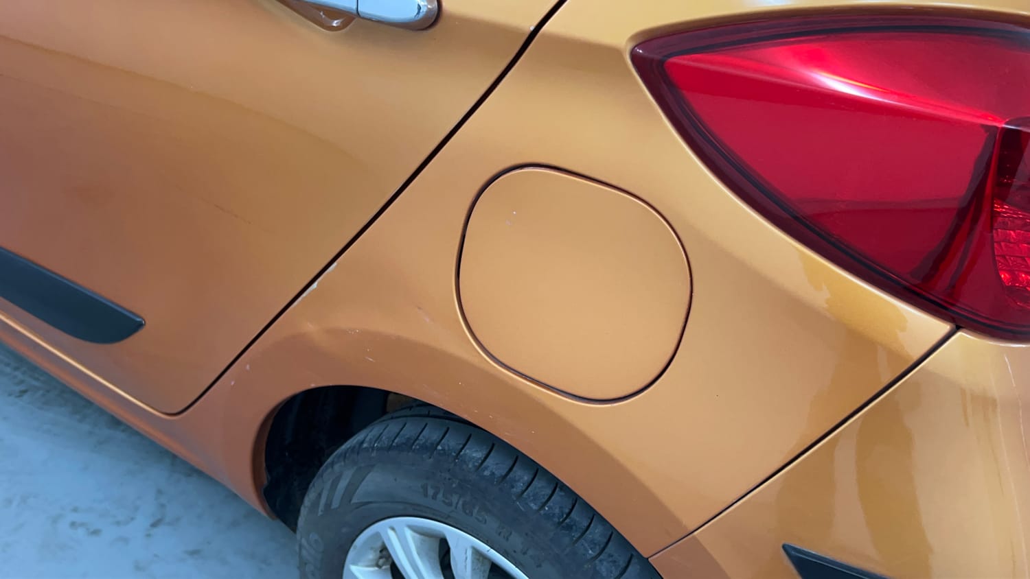 Used 2018 Tata Tiago Revotron XZ Petrol Manual dents MINOR SCRATCH