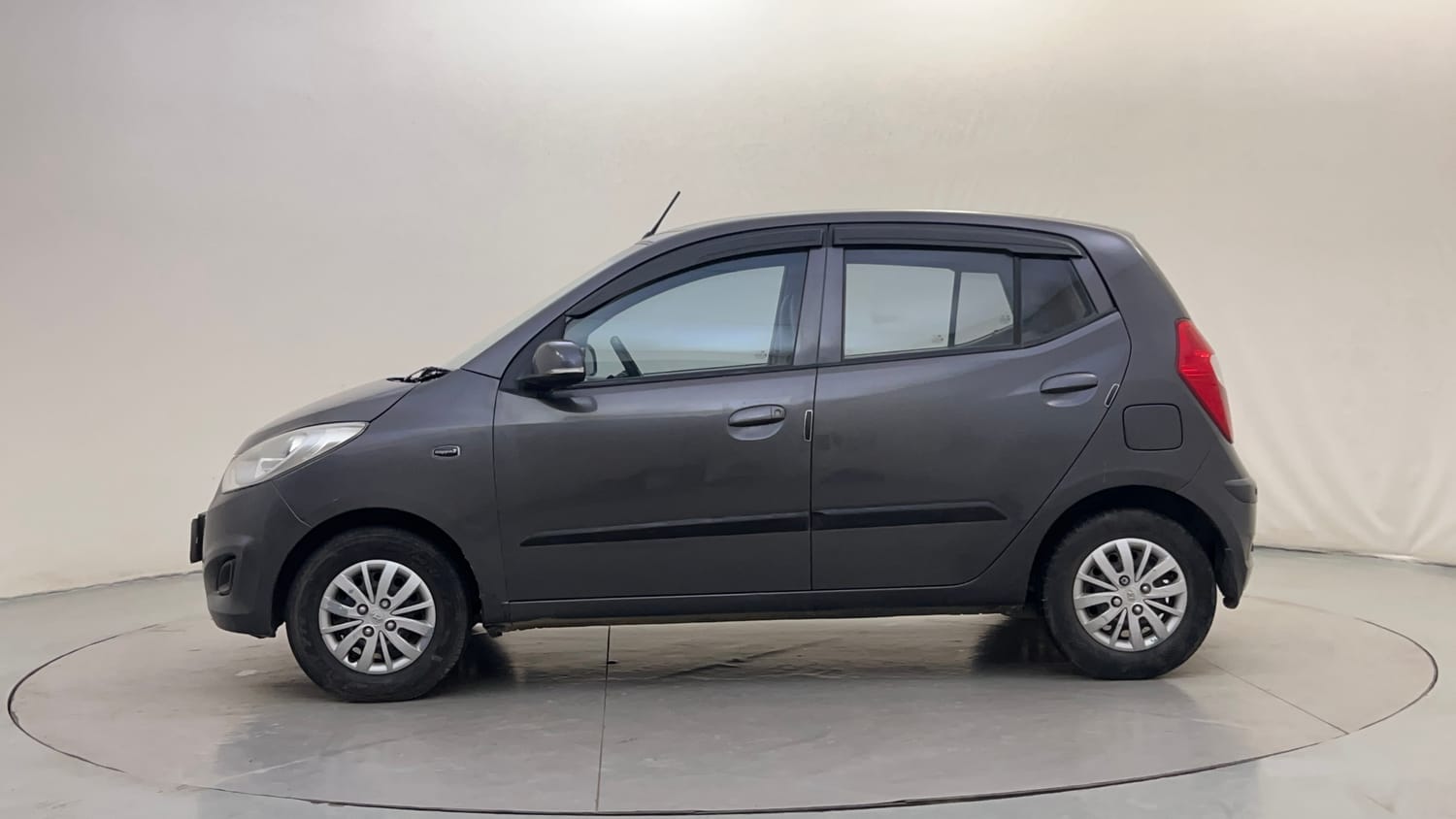 Used 2013 Hyundai i10 Magna 1.2 Kappa2 Petrol Manual exterior LEFT SIDE VIEW