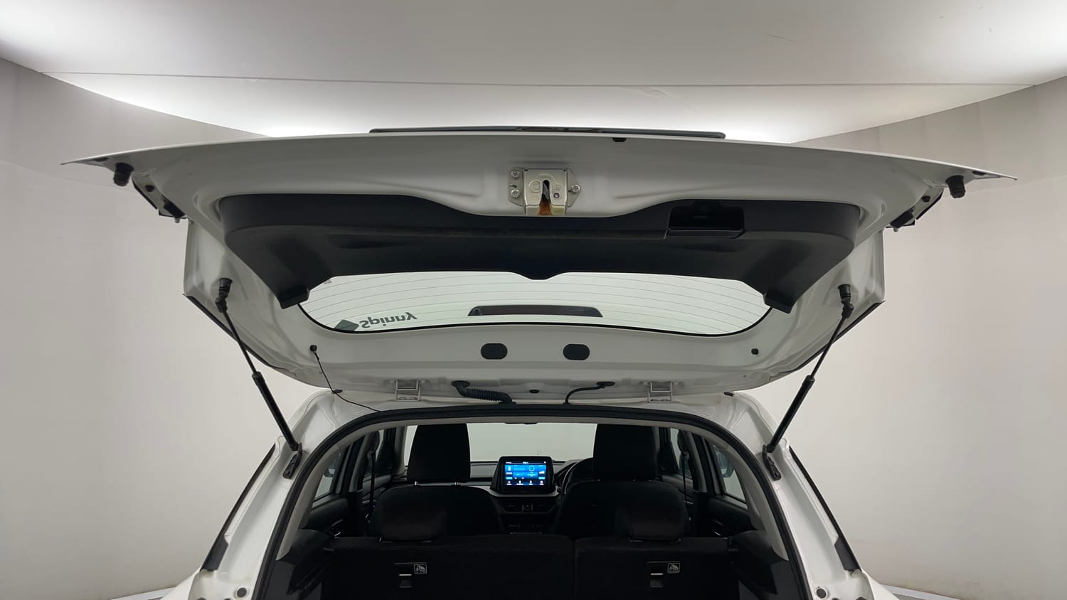 Used 2022 Maruti Suzuki Brezza ZXi Plus AT Petrol Automatic interior DICKY DOOR OPEN VIEW
