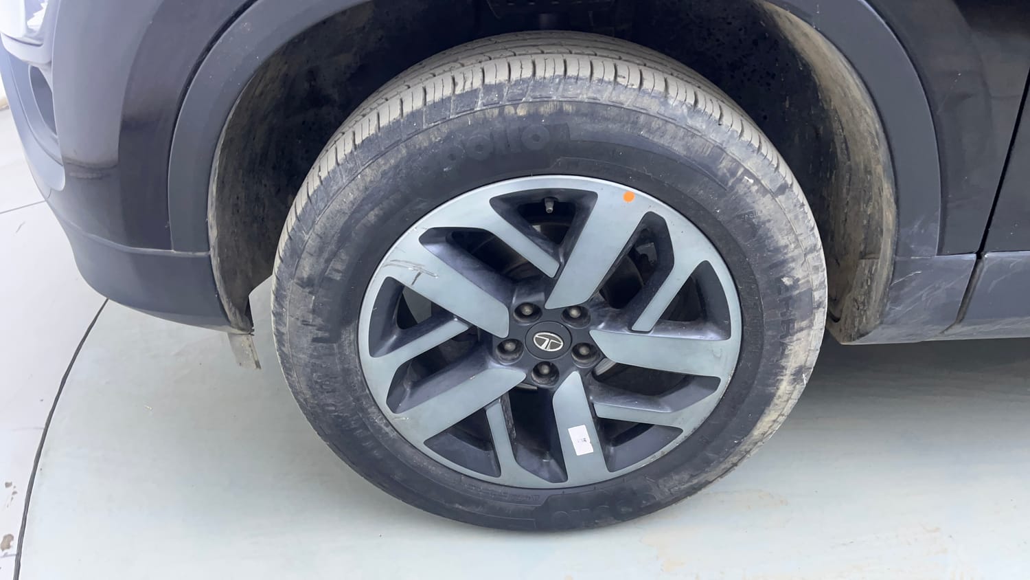Used 2023 Tata Harrier XZ Plus Dark Edition Diesel Manual tyres LEFT FRONT TYRE RIM VIEW