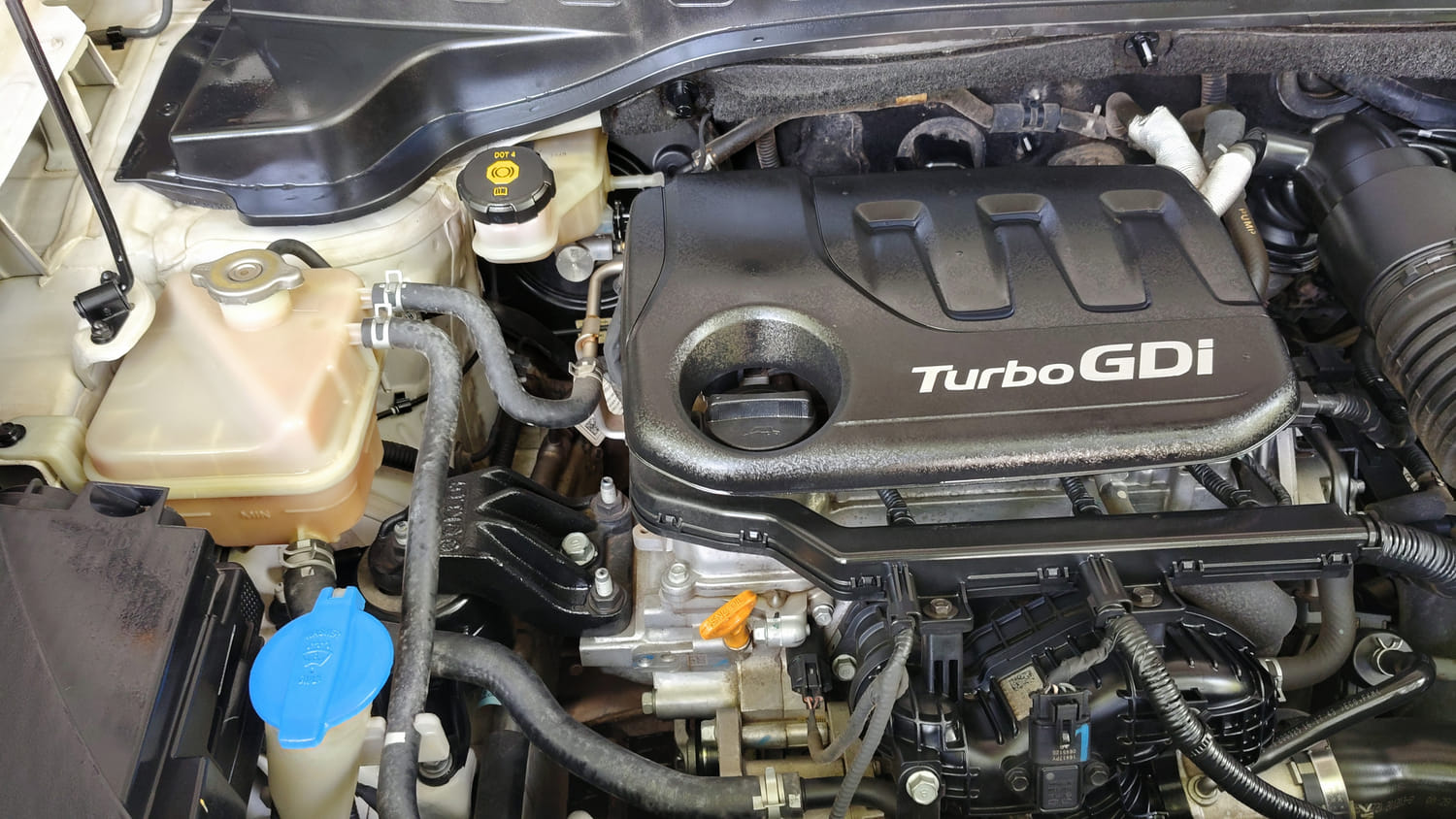 Used 2021 Kia Sonet HTX Plus 1.0 iMT Petrol Manual engine ENGINE RIGHT SIDE VIEW