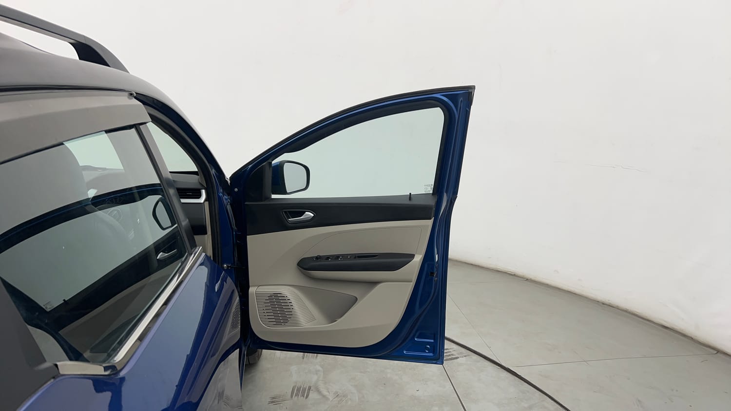 Used 2022 Renault Triber RXZ Dual Tone Petrol Manual interior RIGHT FRONT DOOR OPEN VIEW