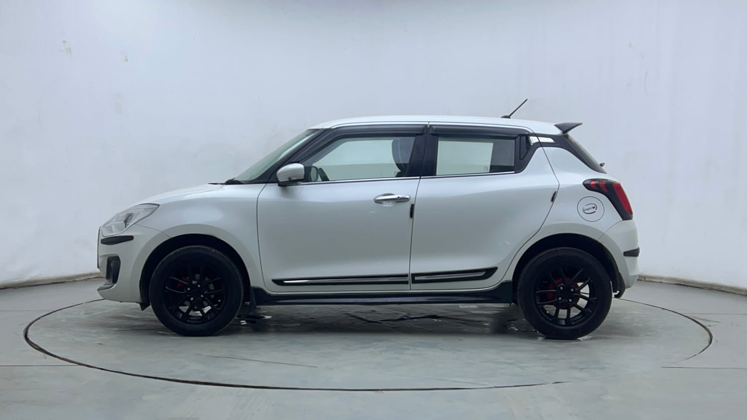 Used 2020 Maruti Suzuki Swift ZXi AMT Petrol Automatic exterior LEFT SIDE VIEW
