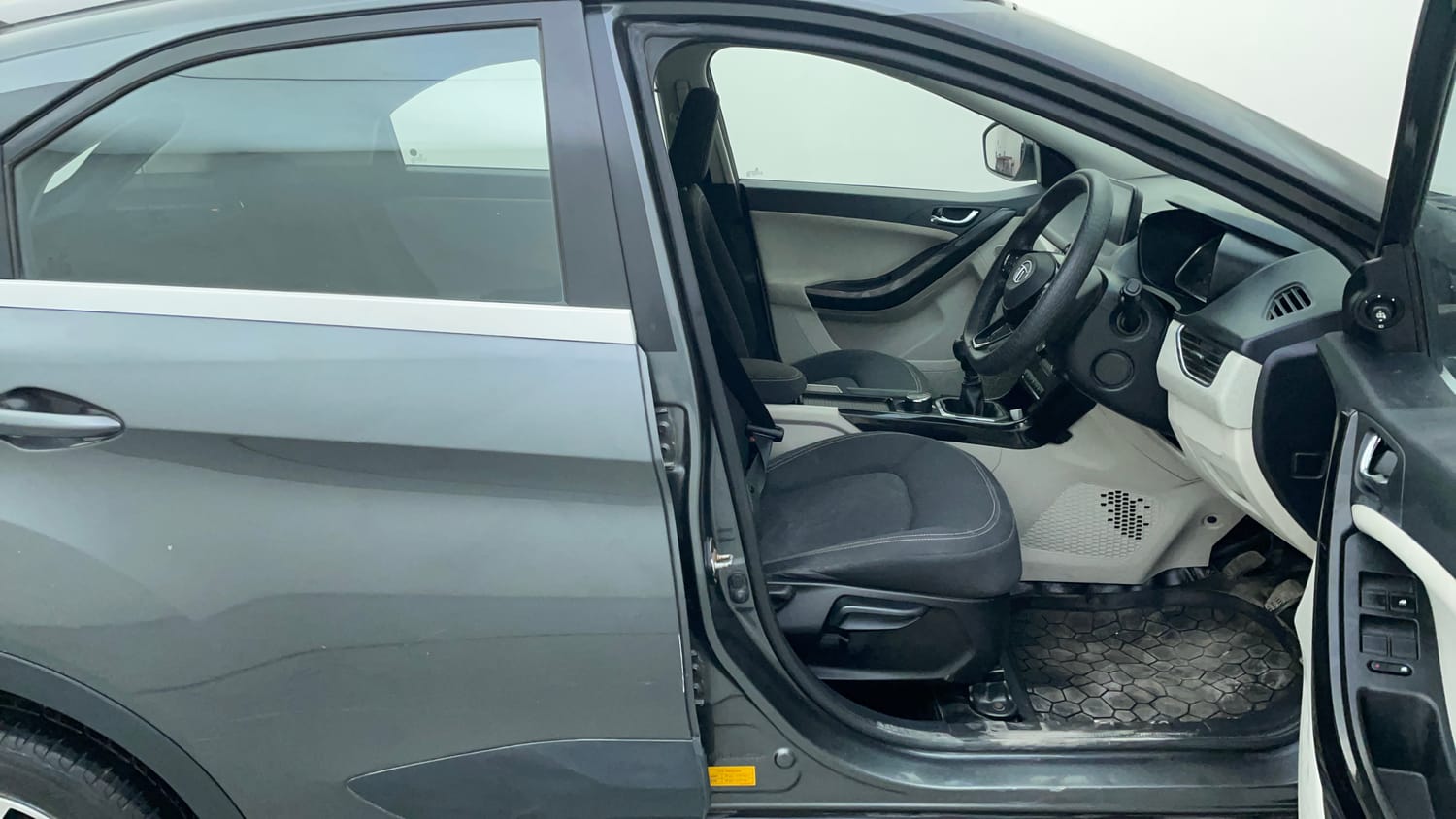 Used 2020 Tata Nexon XZ Plus Petrol Manual interior RIGHT SIDE FRONT DOOR CABIN VIEW