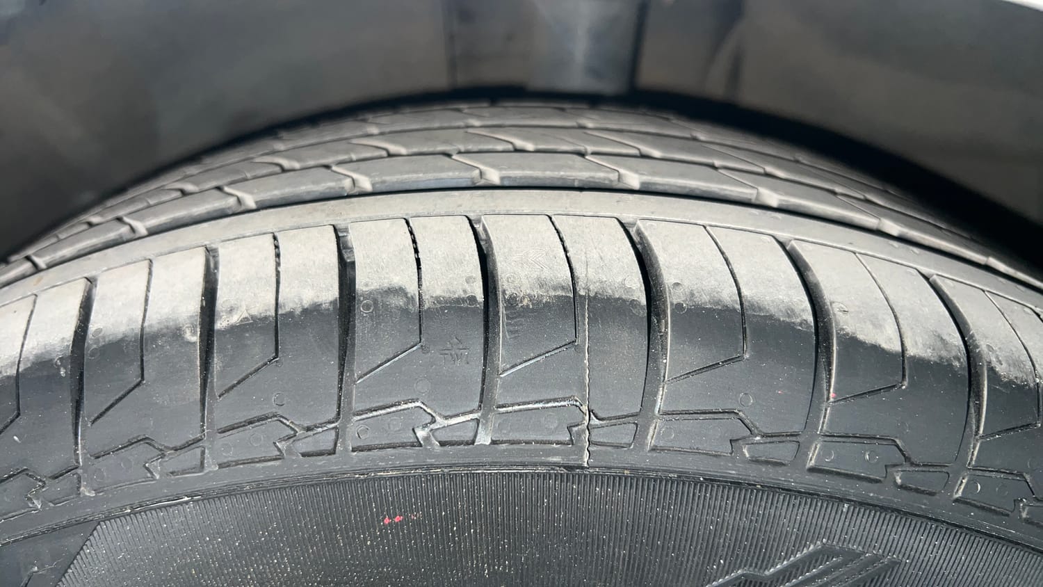 Used 2016 Ford EcoSport Titanium 1.5L Ti-VCT AT Petrol Automatic tyres LEFT FRONT TYRE TREAD VIEW