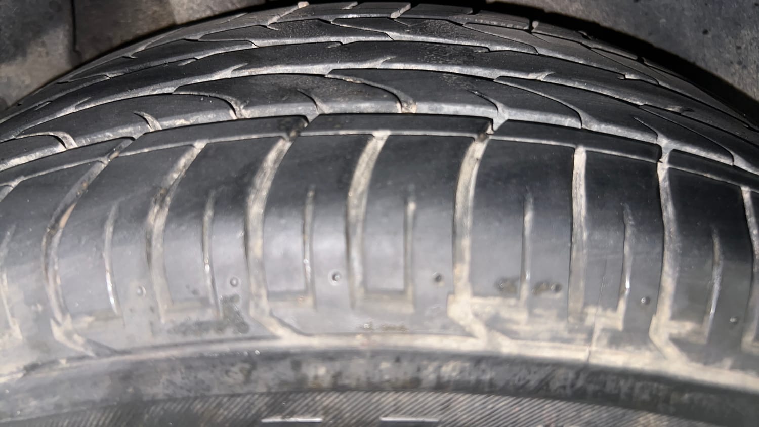 Used 2016 Hyundai Creta 1.6 SX Plus AT Petrol Petrol Automatic tyres RIGHT REAR TYRE TREAD VIEW