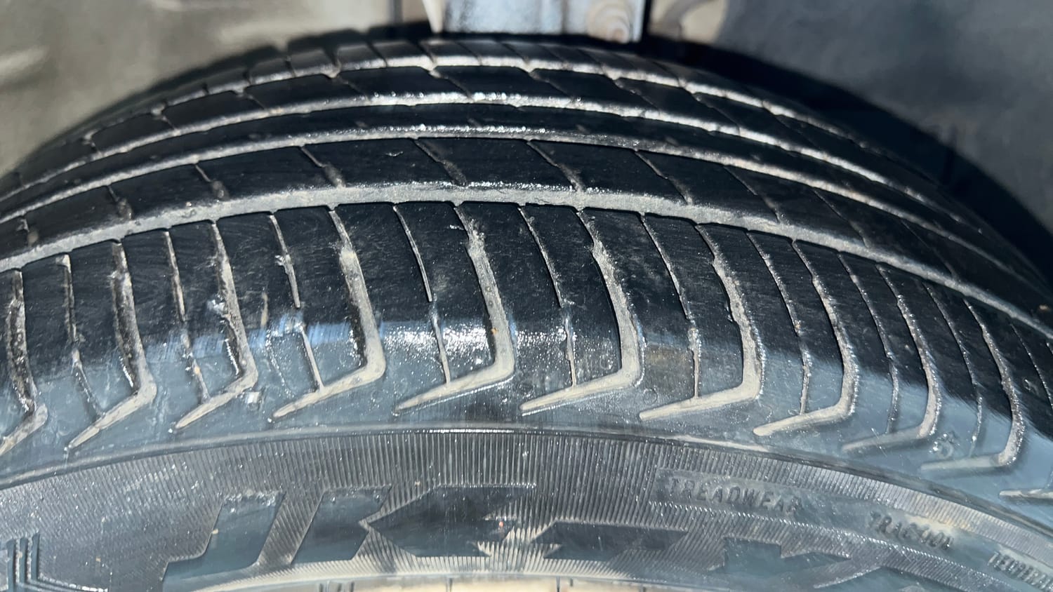 Used 2022 Maruti Suzuki Wagon R LXI 1.0 CNG Cng Manual tyres RIGHT FRONT TYRE TREAD VIEW