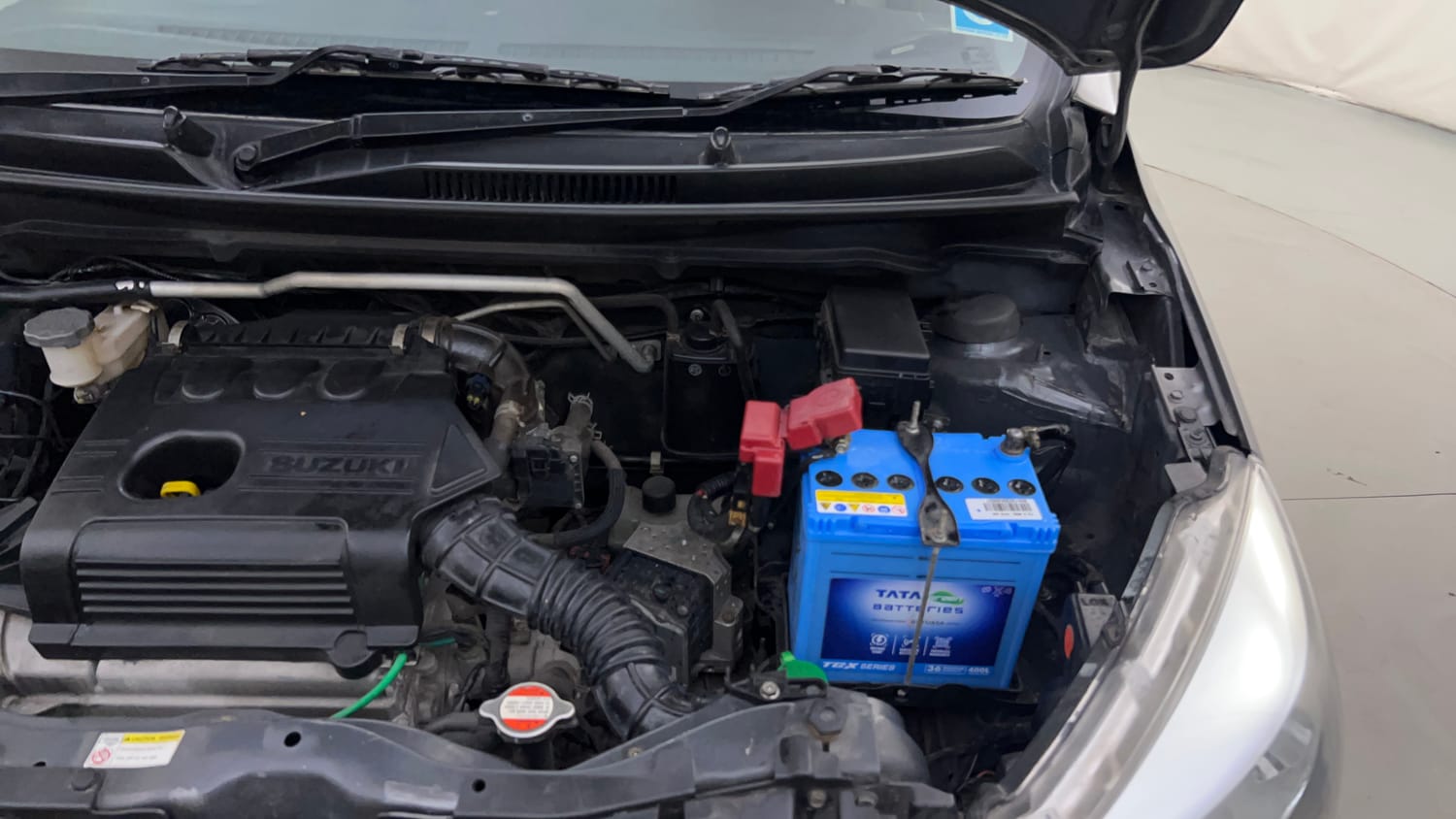 Used 2016 Maruti Suzuki Celerio ZXi AMT Petrol Automatic engine ENGINE LEFT SIDE HINGE & APRON VIEW