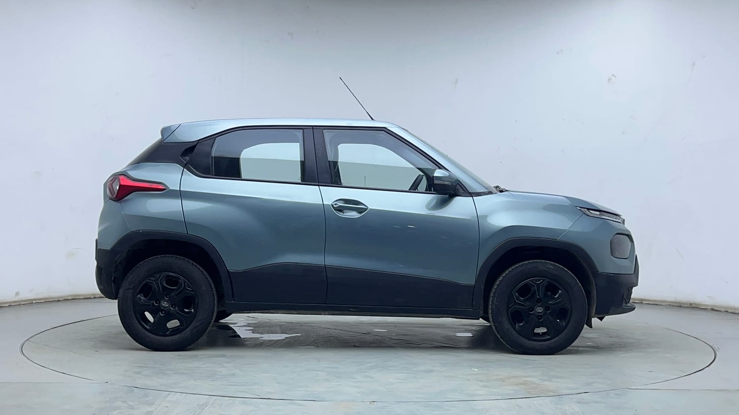 Used 2022 Tata Punch Accomplished MT Petrol Manual exterior RIGHT SIDE VIEW