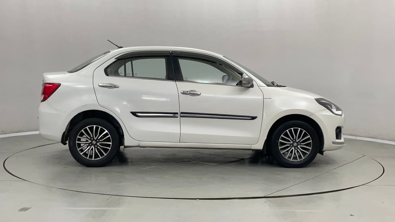 Used 2017 Maruti Suzuki Dzire ZDi Plus AMT Diesel Automatic exterior RIGHT SIDE VIEW