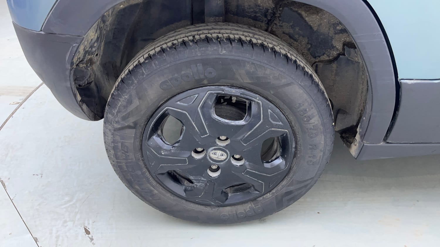 Used 2022 Tata Punch Accomplished MT Petrol Manual tyres RIGHT REAR TYRE RIM VIEW