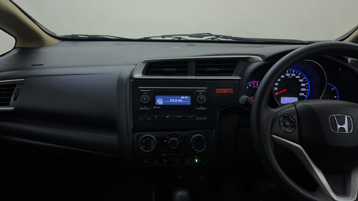 Used 2016 Honda Jazz S AT Petrol Automatic interior MUSIC SYSTEM & AC CONTROL VIEW