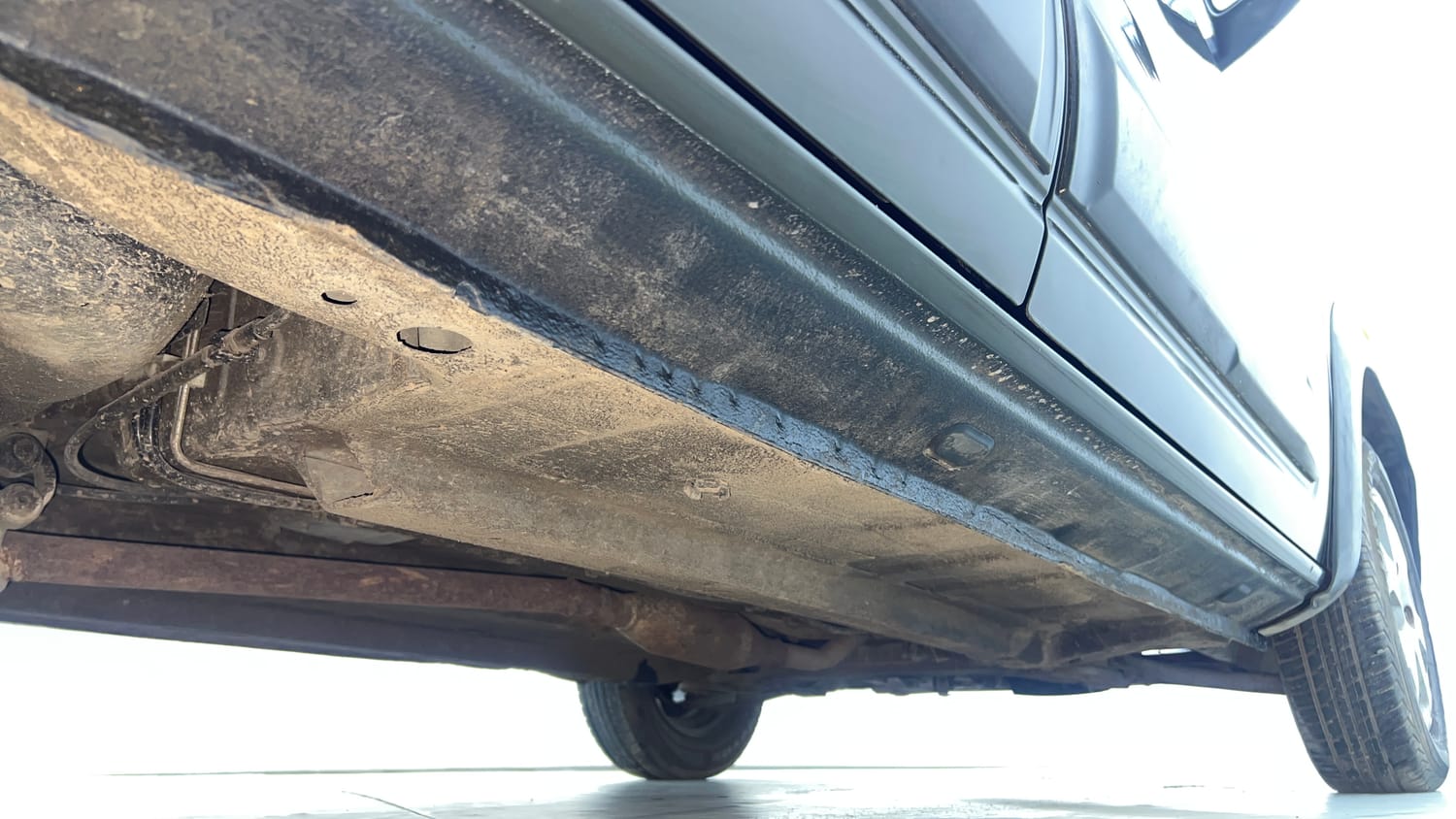Used 2018 Renault Kwid CLIMBER 1.0 Petrol Manual extra REAR RIGHT UNDERBODY VIEW