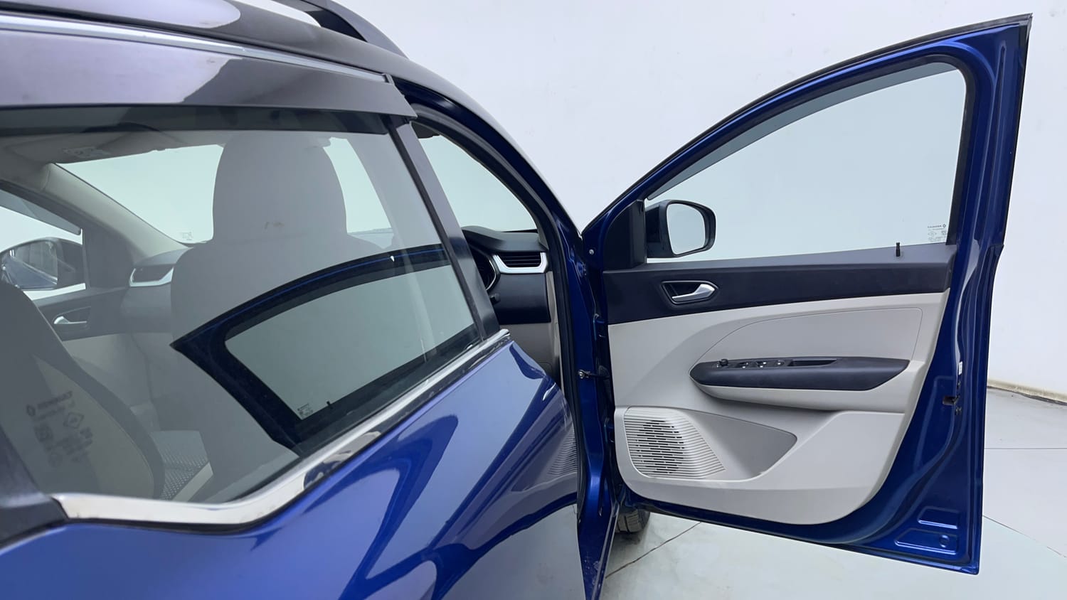 Used 2021 Renault Triber RXZ EASY-R AMT Dual Tone Petrol Automatic interior RIGHT FRONT DOOR OPEN VIEW