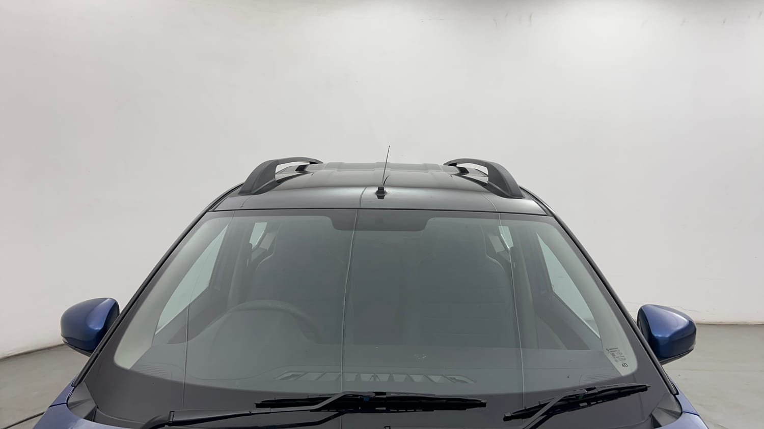 Used 2022 Renault Triber RXZ Dual Tone Petrol Manual exterior FRONT WINDSHIELD VIEW