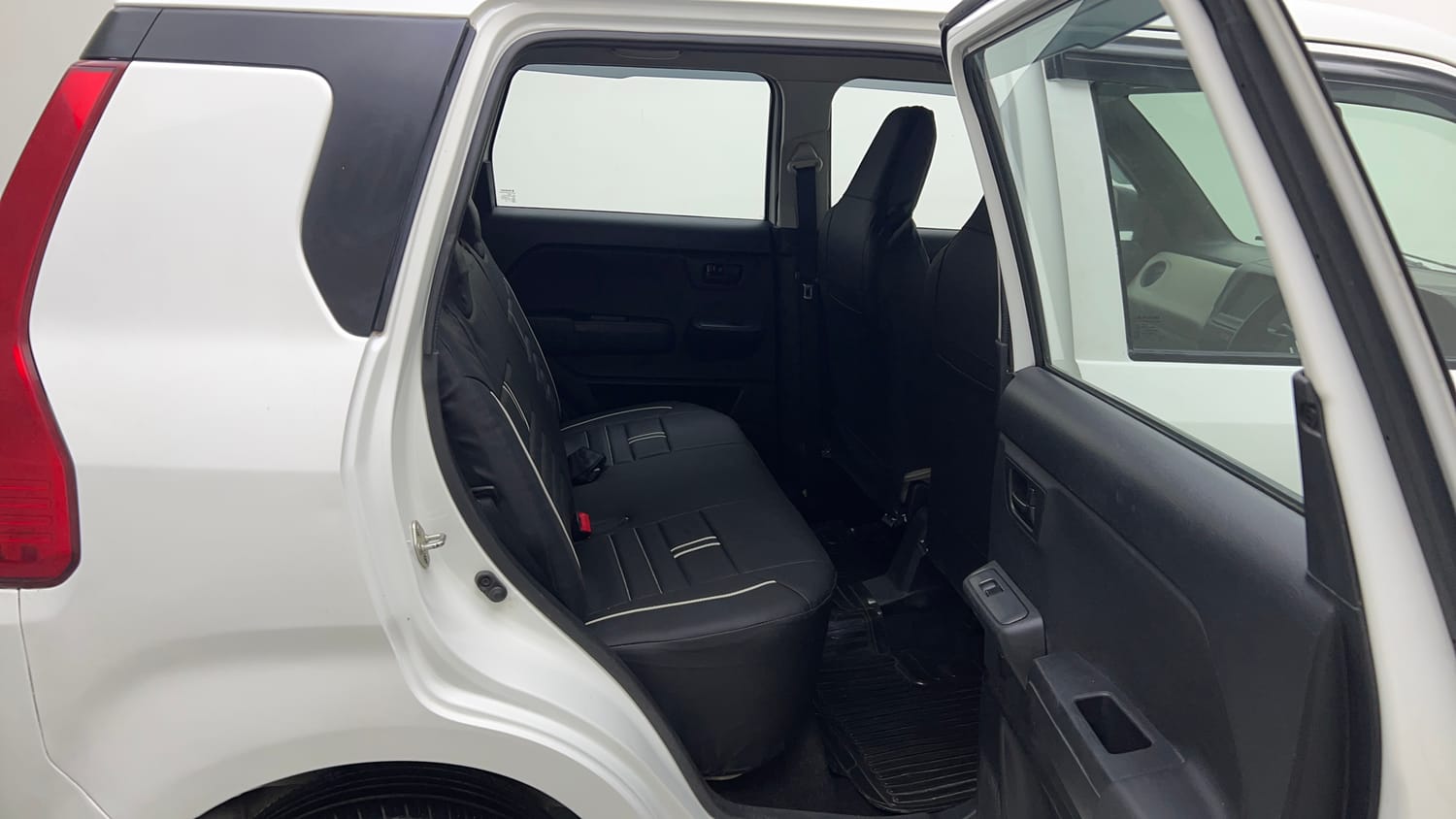 Used 2022 Maruti Suzuki Wagon R LXI 1.0 CNG Cng Manual interior RIGHT SIDE REAR DOOR CABIN VIEW